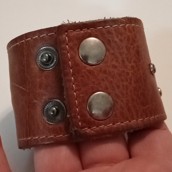 #650. 6 Piece Assorted Bracelet Bundle - Picture 3 of 12